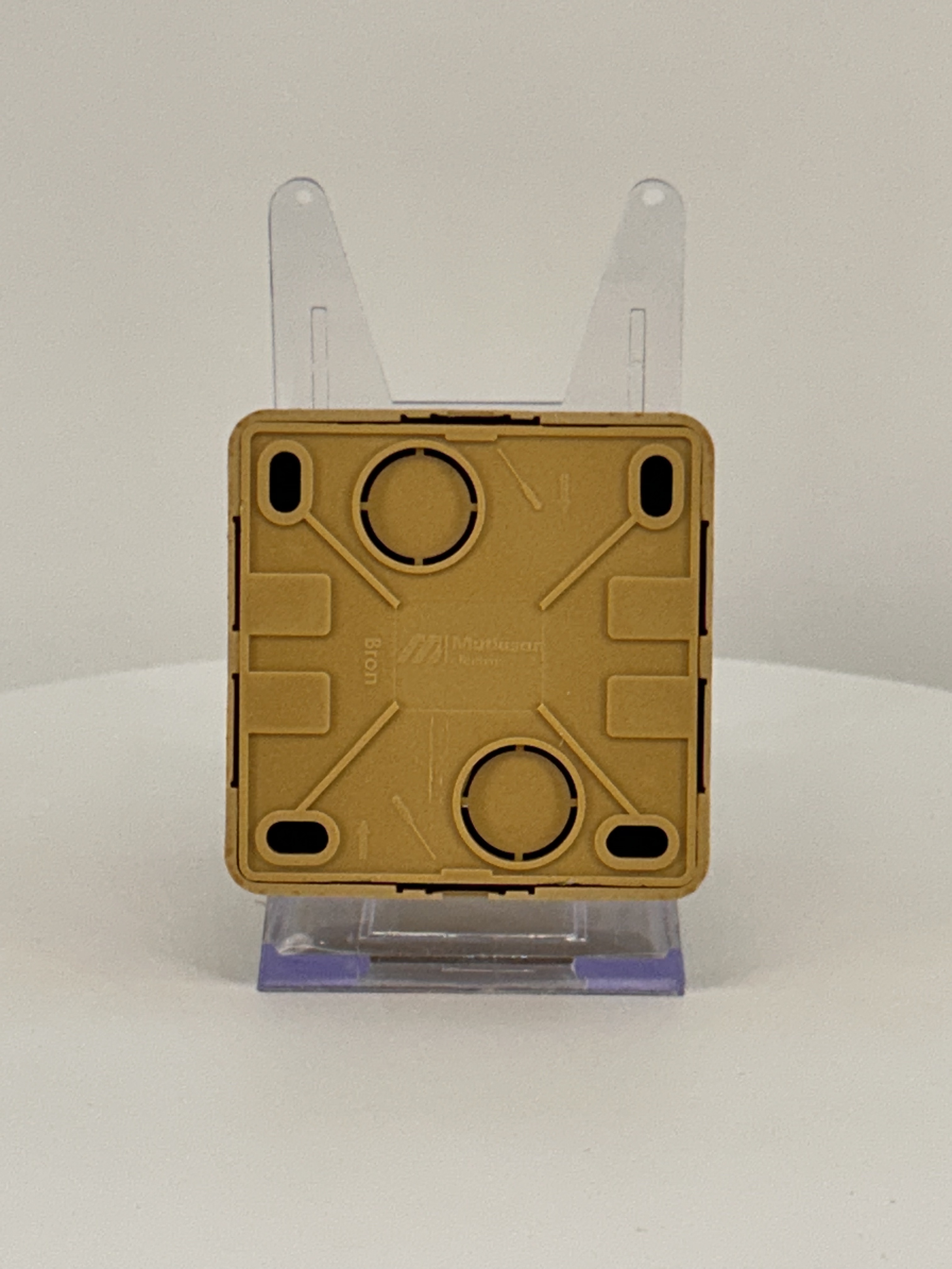 Netzwerk CAT5 Dose RJ45 in Eiche Holz Optik Aufputz IP20 – BRON Netzwerk CAT5 Dose RJ45 in Eiche Holz Optik Aufputz IP20 – BRON