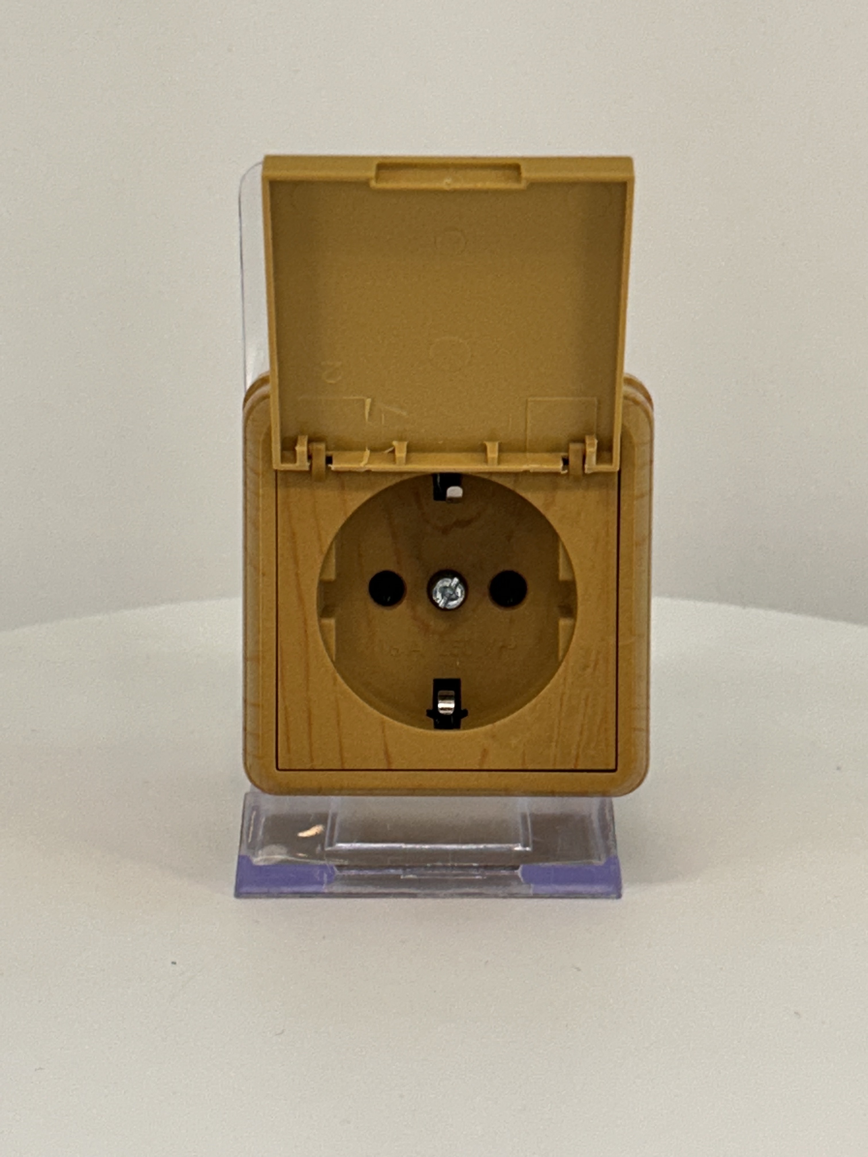 Steckdose mit Klappdeckel Eiche Holzoptik IP20 Aufputz - BRON Steckdose mit Klappdeckel Eiche Holzoptik IP20 Aufputz - BRON