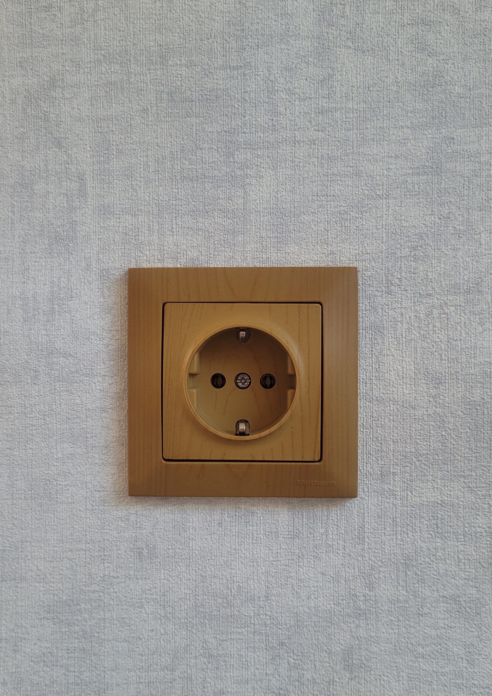 Steckdose Eiche Holz Optik –  CANDELA Serie – Unterputz