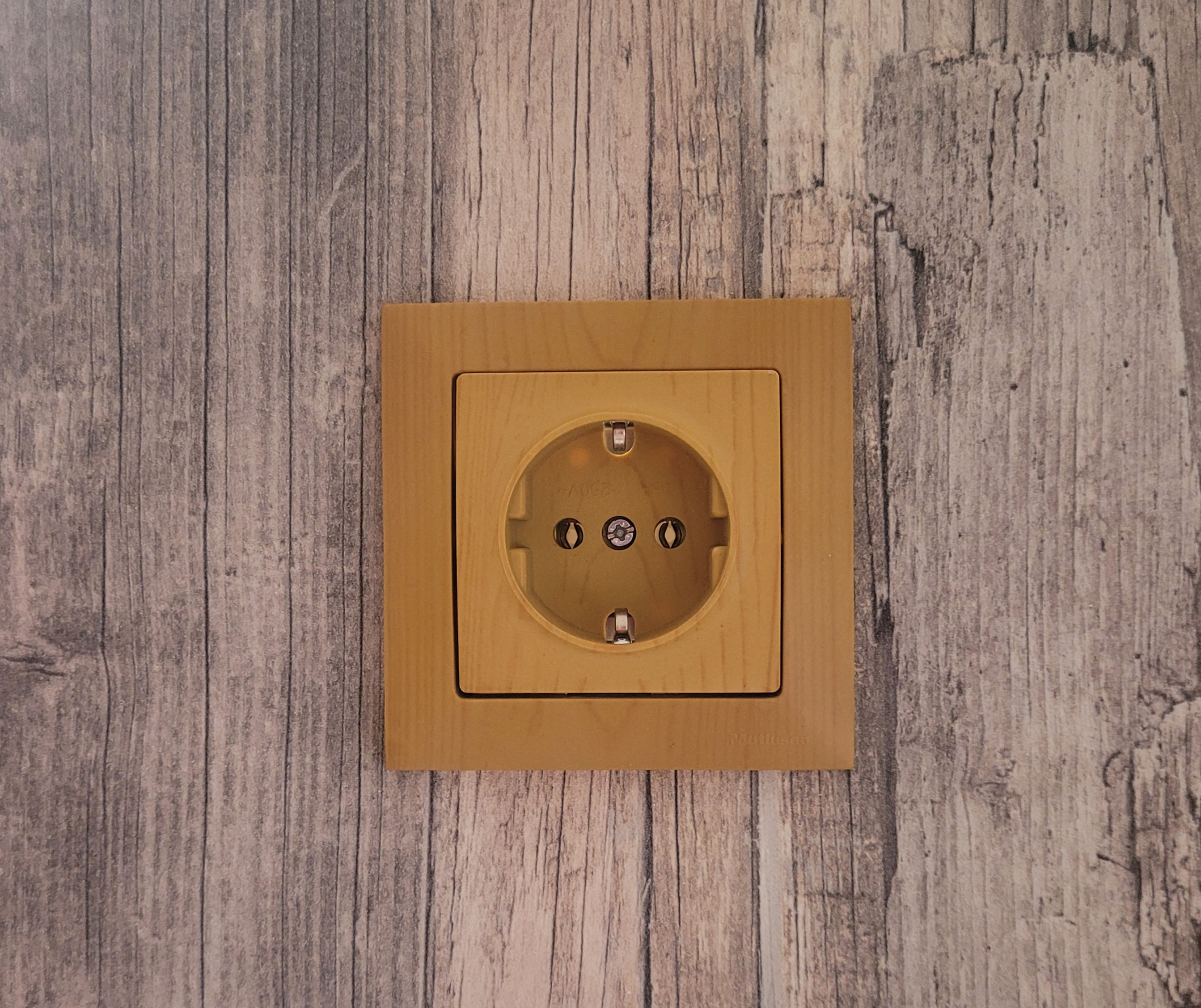 Steckdose Eiche Holz Optik –  CANDELA Serie – Unterputz