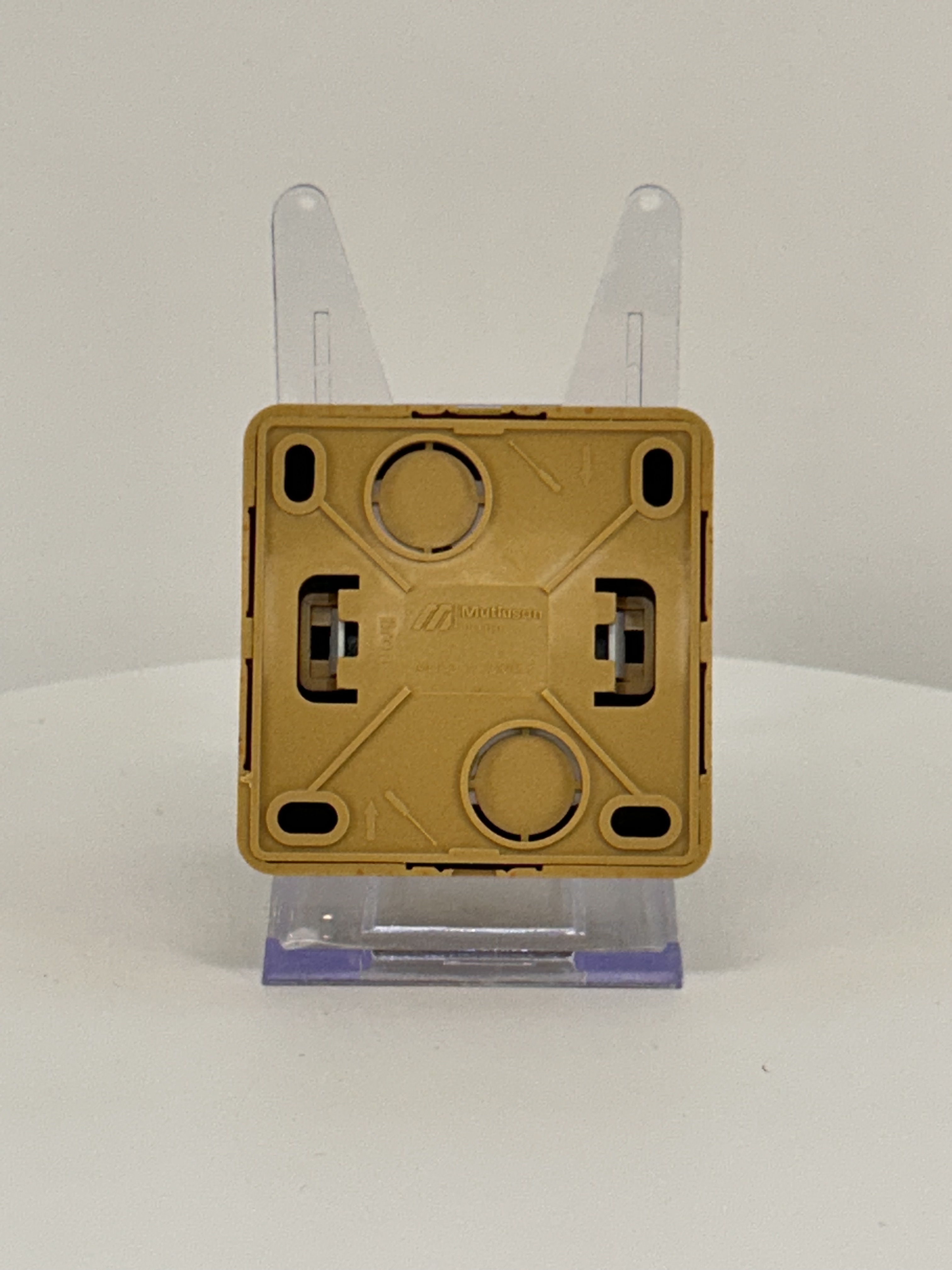 Lichtschalter Aufputz IP20 mit Eiche Holz Optik - BRON Lichtschalter Aufputz IP20 mit Eiche Holz Optik - BRON